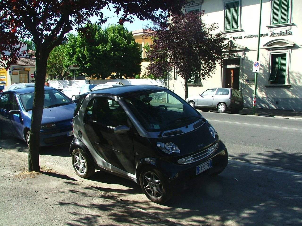 2004_0712Image0167 Smart Car.JPG